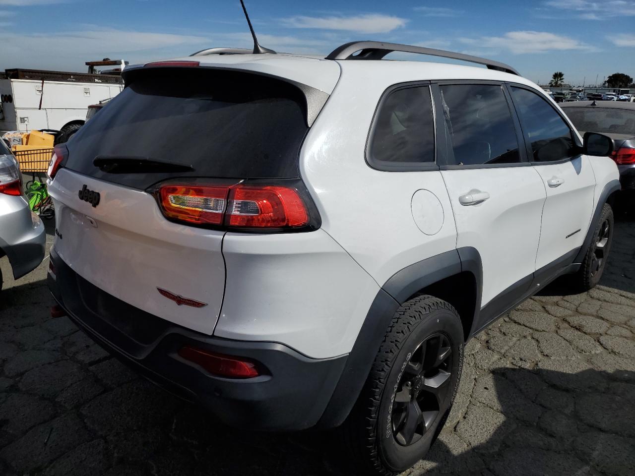 1C4PJMBBXJD547143 2018 Jeep Cherokee Trailhawk