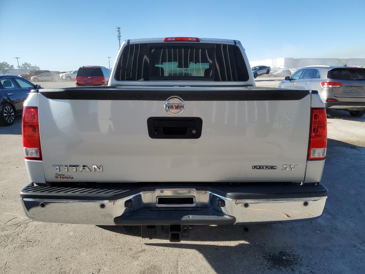 2015 Nissan Titan - Image 6