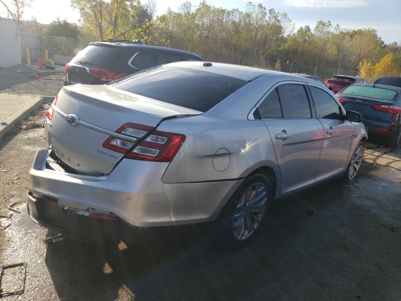 2018 Ford Taurus Limited VIN: 1FAHP2F82JG130173 Lot: 73397743