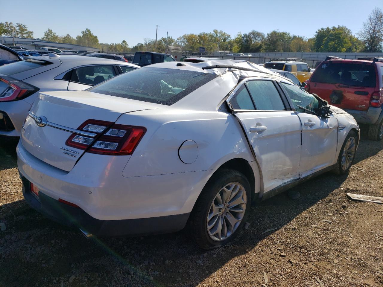 2013 Ford Taurus - Image 3