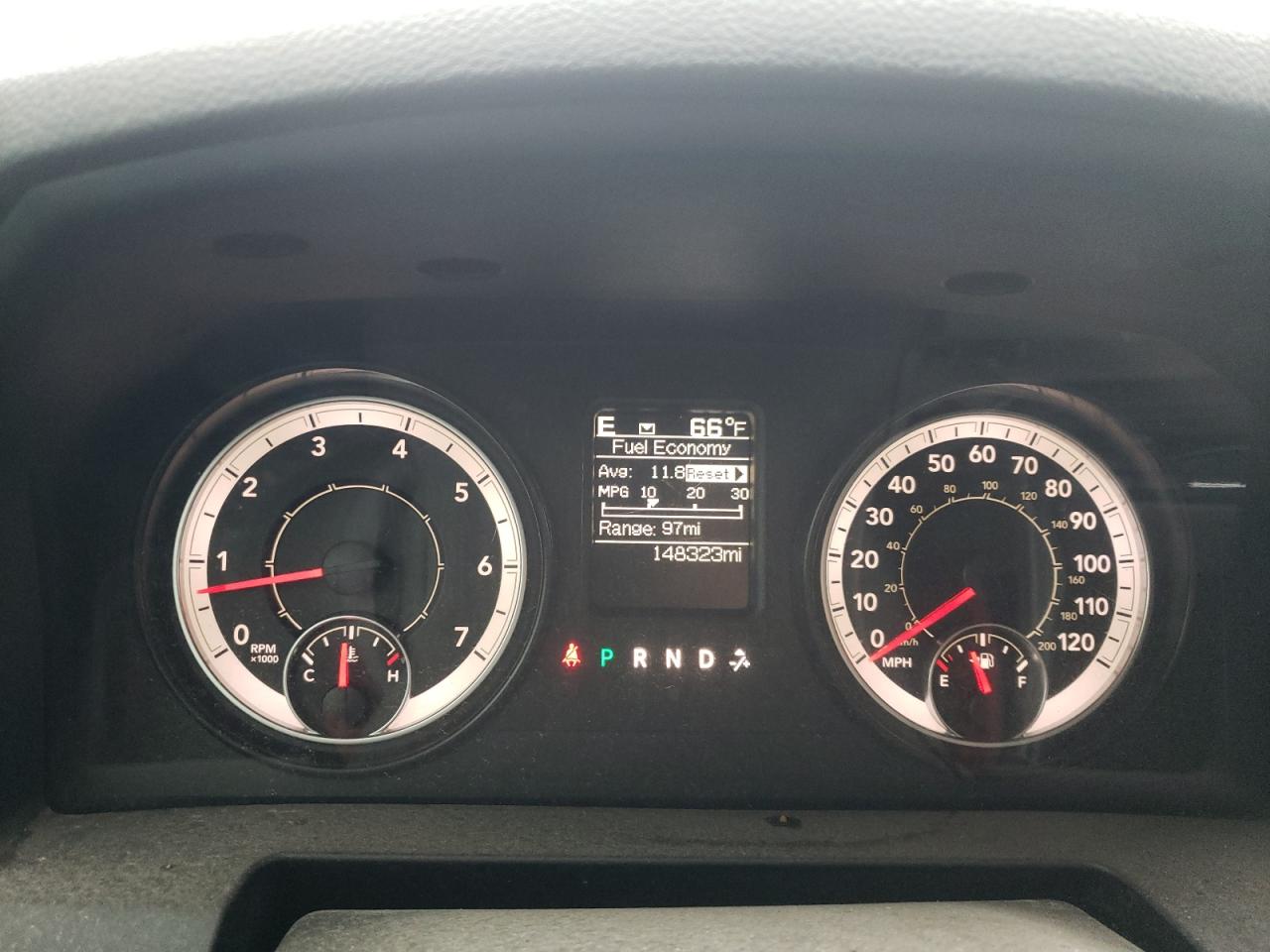 2016 RAM 2500 - Image 9