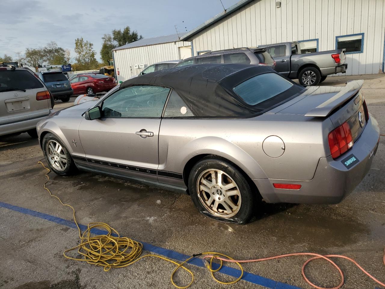 2006 Ford Mustang - Image 2