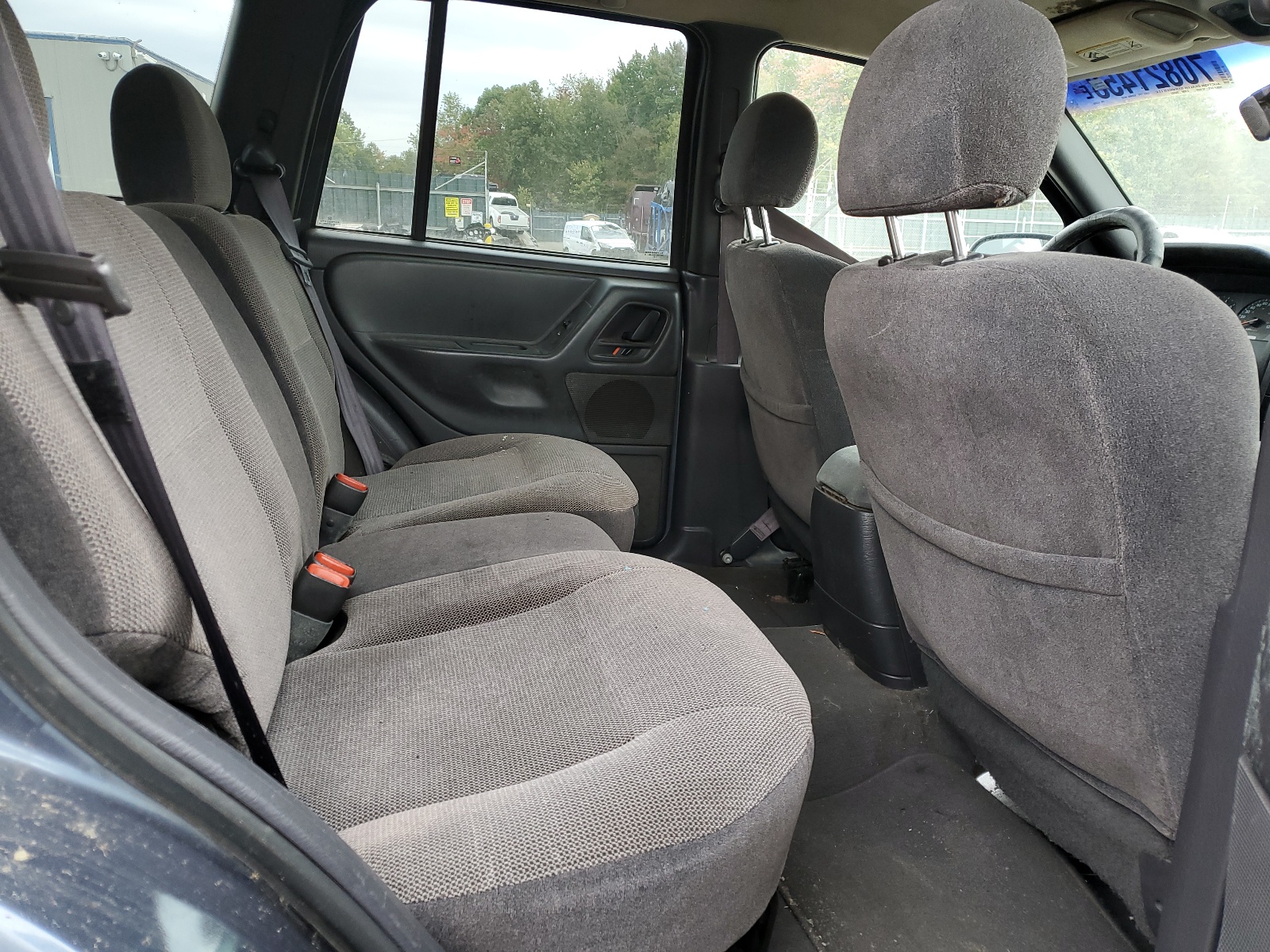 1J4GW48S11C653893 2001 Jeep Grand Cherokee Laredo