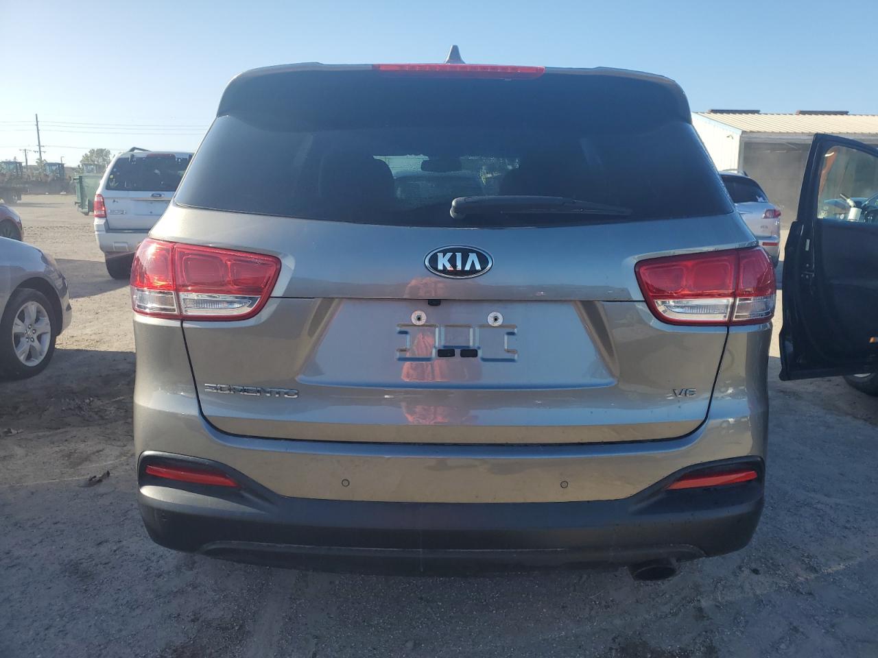 2018 Kia Sorento Lx VIN: 5XYPGDA5XJG371917 Lot: 70428293