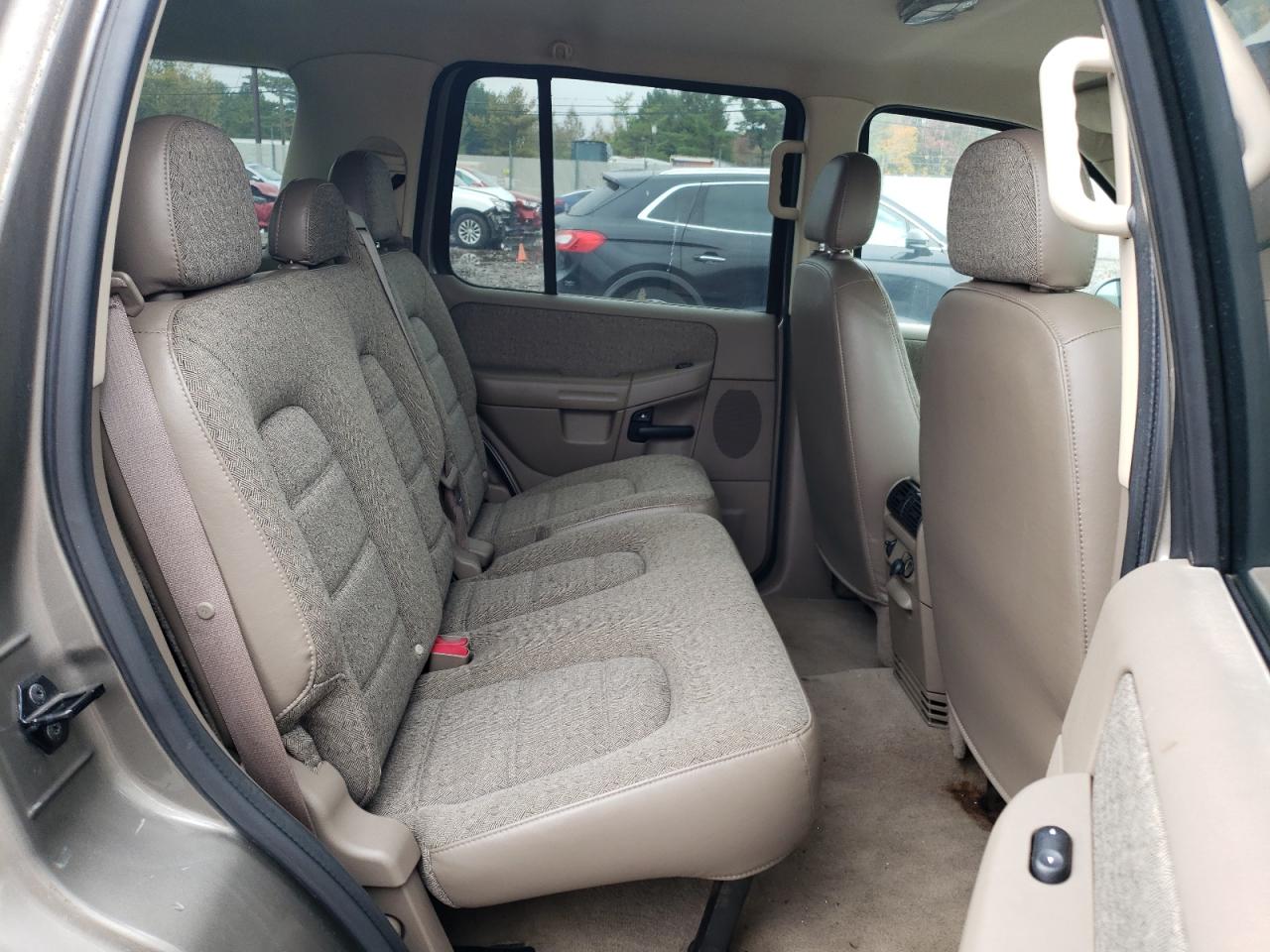2004 Ford Explorer Xls VIN: 1FMZU72K44UA67813 Lot: 74307453