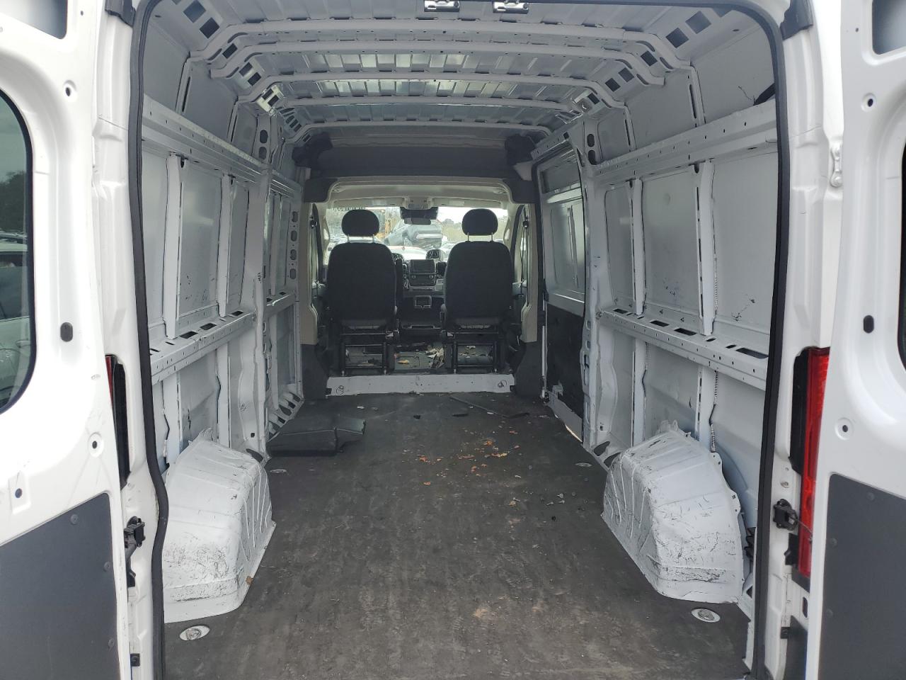 2022 Ram Promaster 2500 2500 High VIN: 3C6LRVDG1NE133539 Lot: 70805115