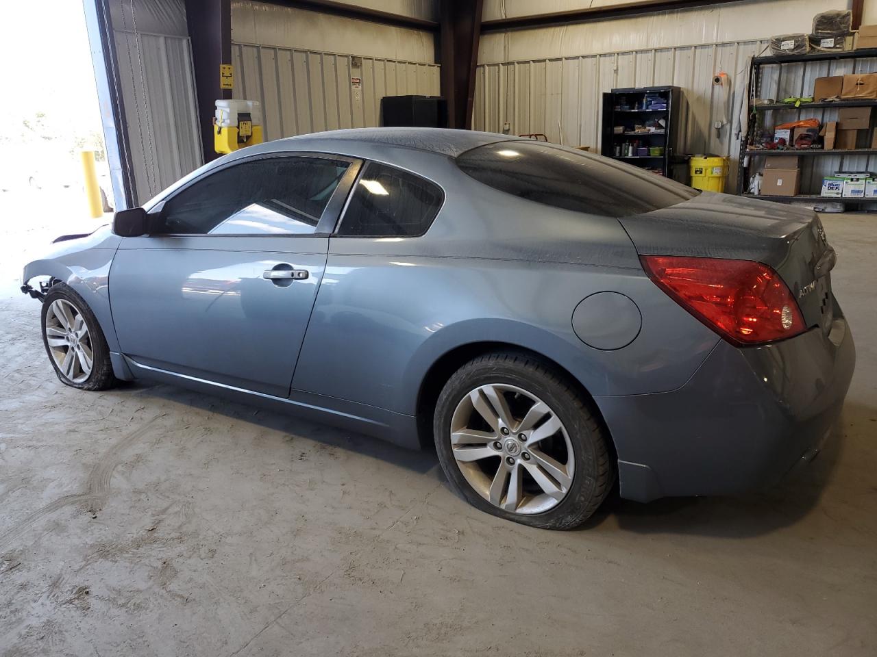 2010 Nissan Altima - Image 2