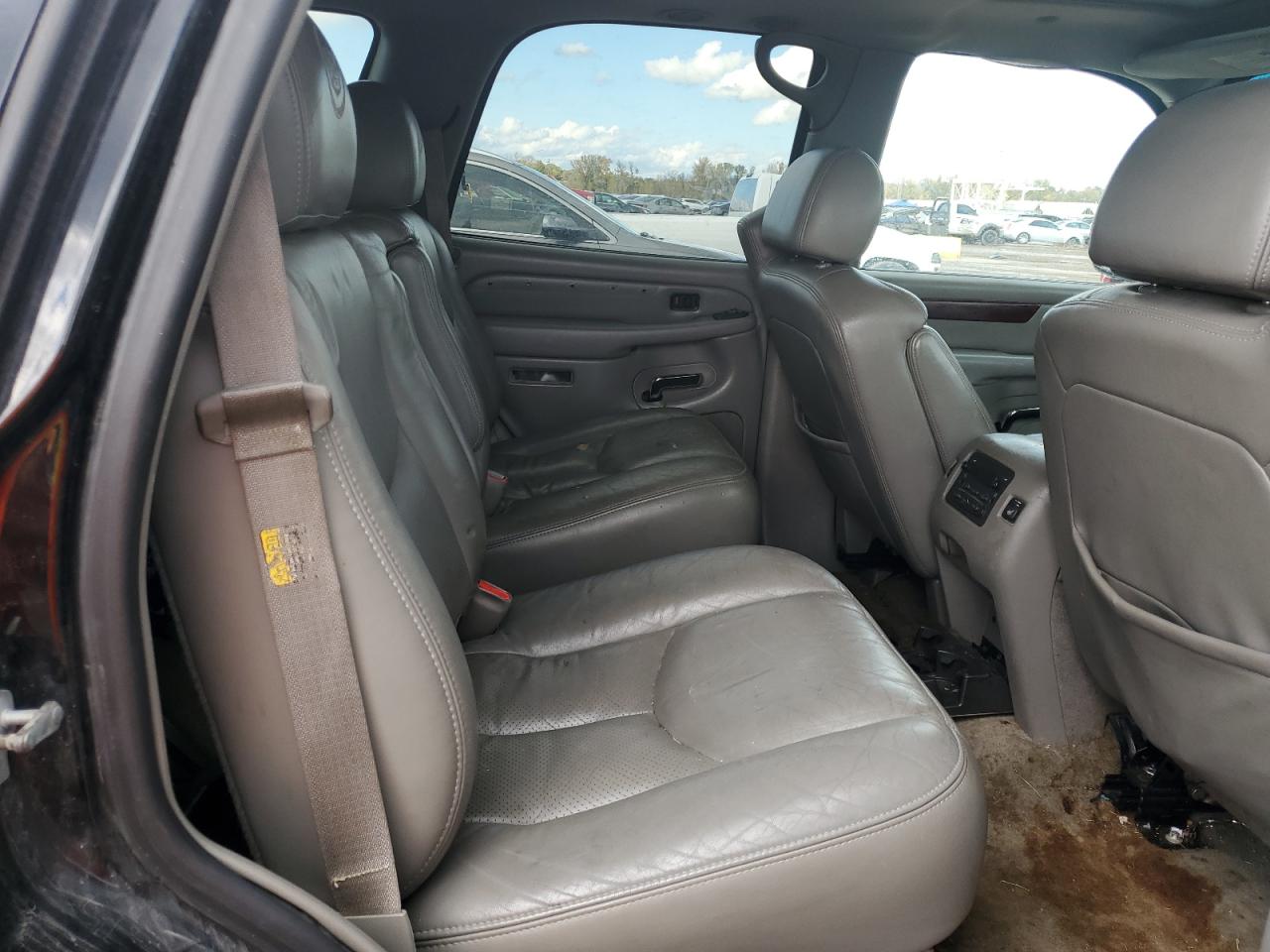 2006 Cadillac Escalade Luxury VIN: 1GYEC63N96R124290 Lot: 73356323