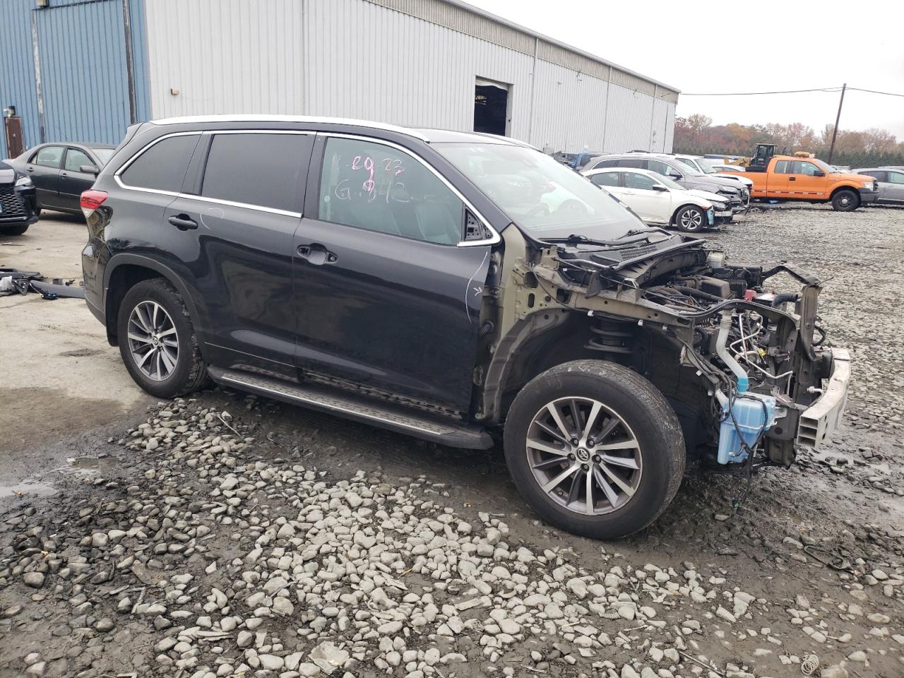 5TDJZRFH7JS871813 2018 Toyota Highlander Se