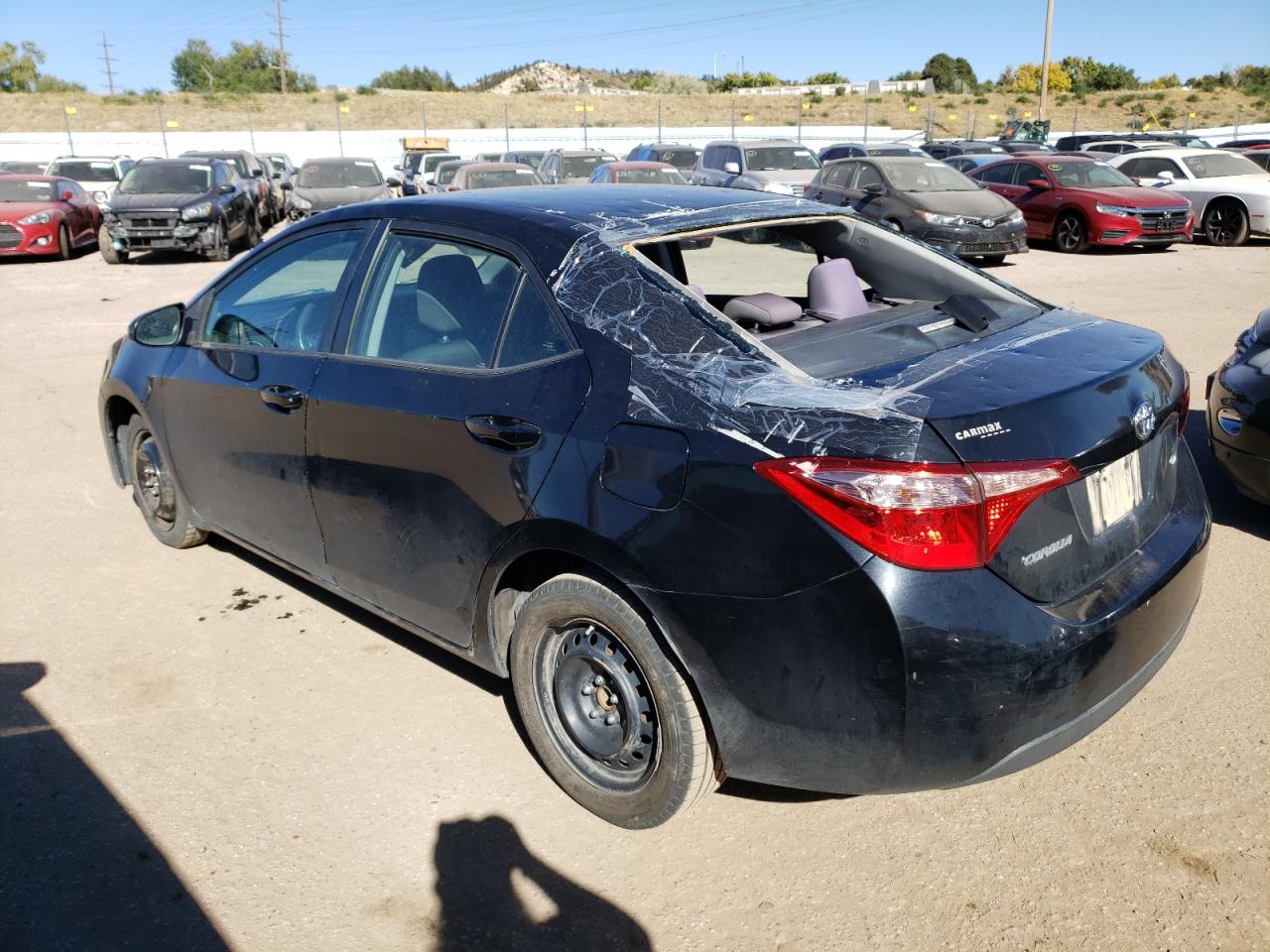 2018 Toyota Corolla L VIN: 5YFBURHE3JP817021 Lot: 72576043