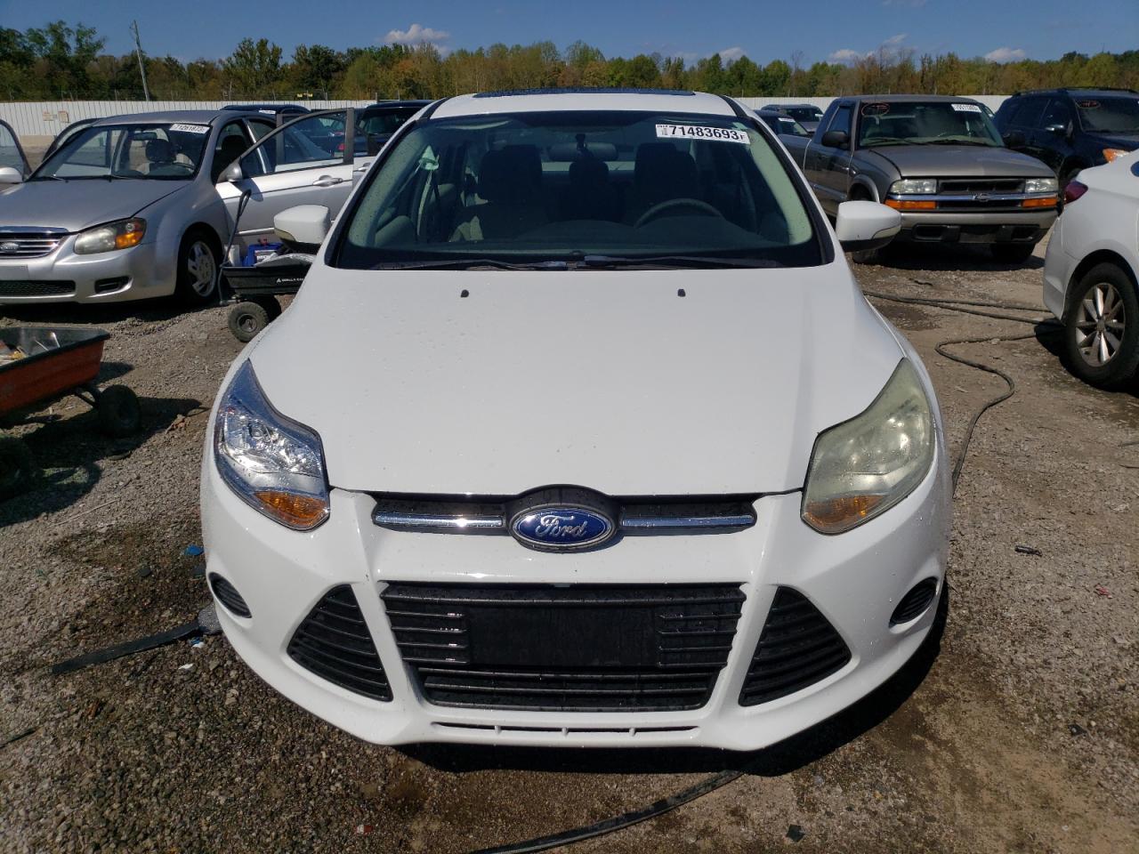 VIN 1FADP3F27EL457648 2014 FORD FOCUS no.5