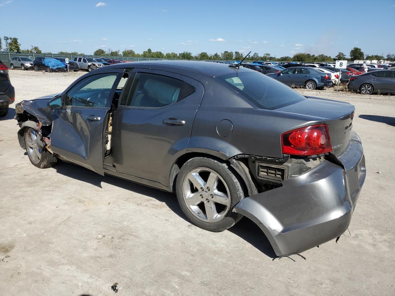 2013 Dodge Avenger - Image 2