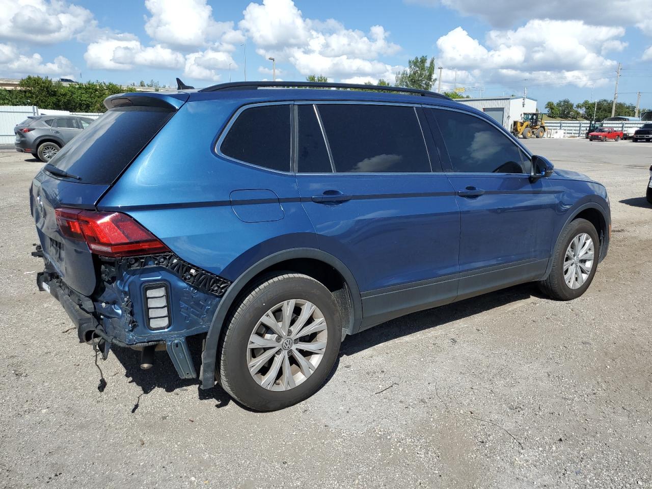 3VV3B7AX3KM050632 2019 Volkswagen Tiguan Se