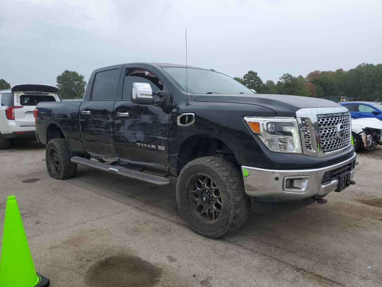 1N6BA1F47HN564827 2017 Nissan Titan Xd Sl