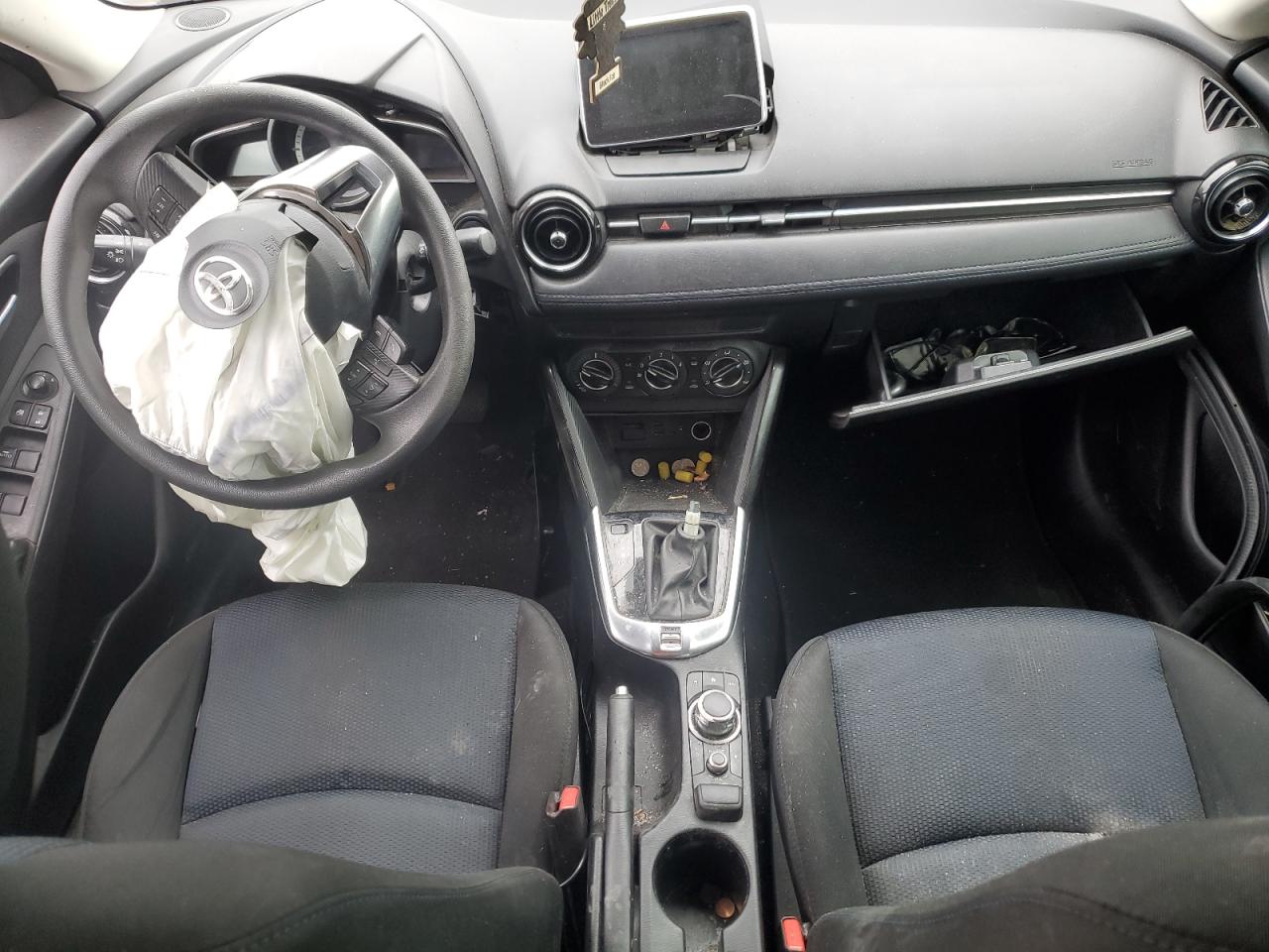 2017 Toyota Yaris Ia VIN: 3MYDLBYV5HY192555 Lot: 83094204