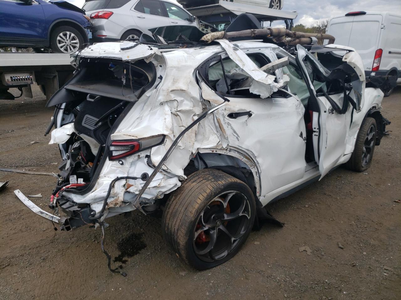 2018 Alfa Romeo Stelvio - Image 3