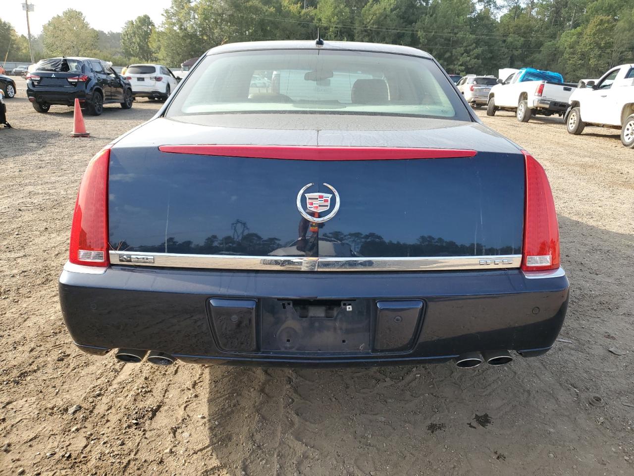 2007 Cadillac Dts VIN: 1G6KD57Y27U104940 Lot: 81348803