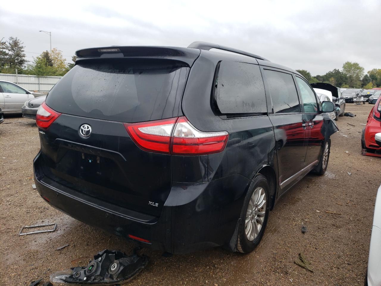 2017 Toyota Sienna Xle VIN: 5TDYZ3DCXHS766986 Lot: 71082083