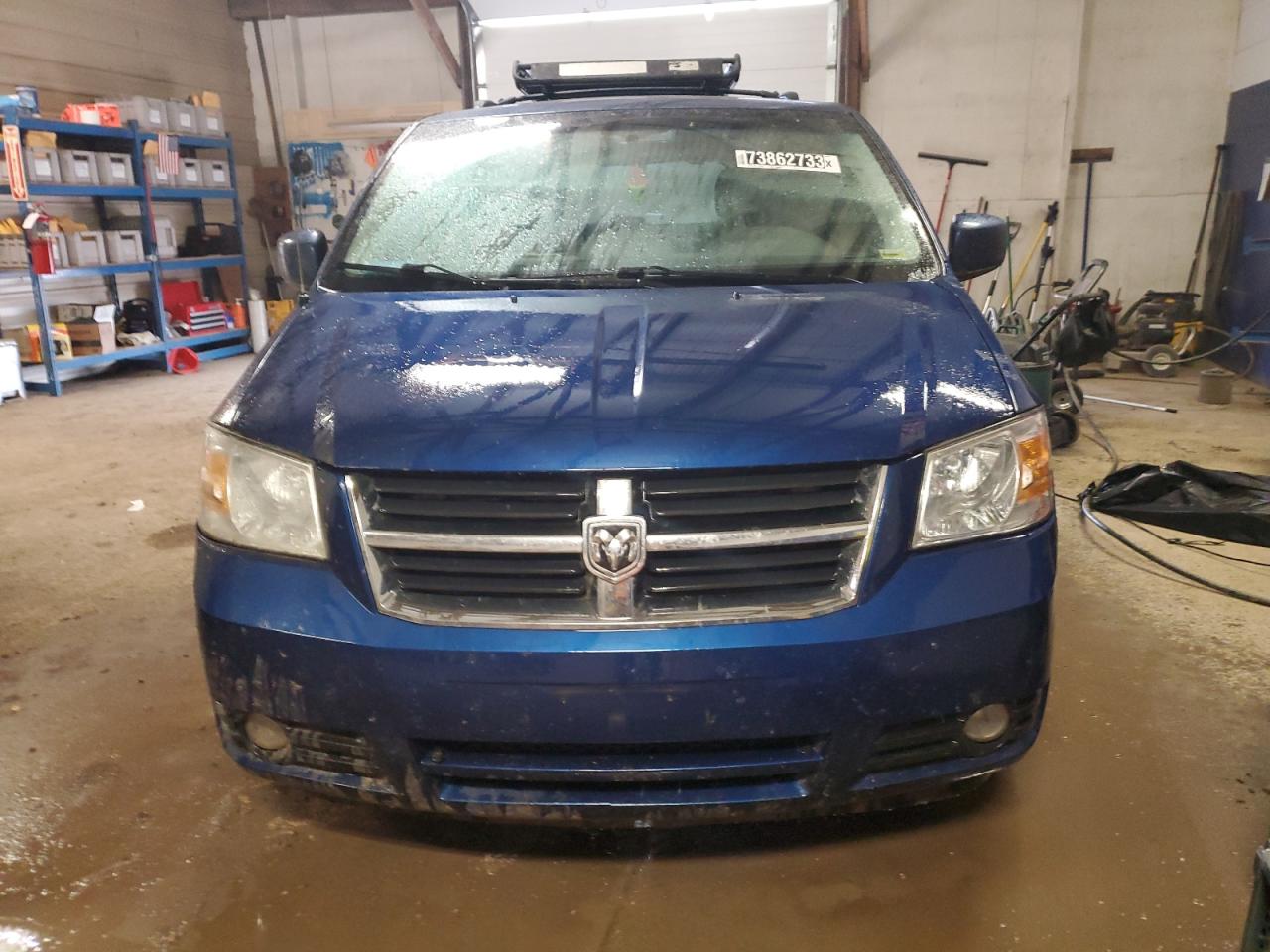 2010 Dodge Caravan - Image 5