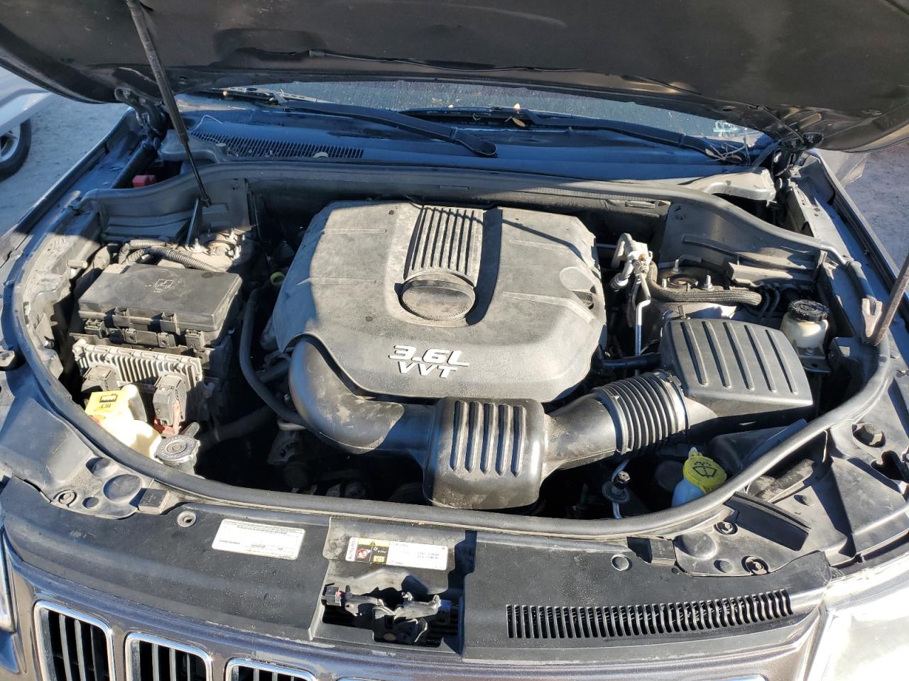 2014 Jeep Grand Cherokee - Image 12