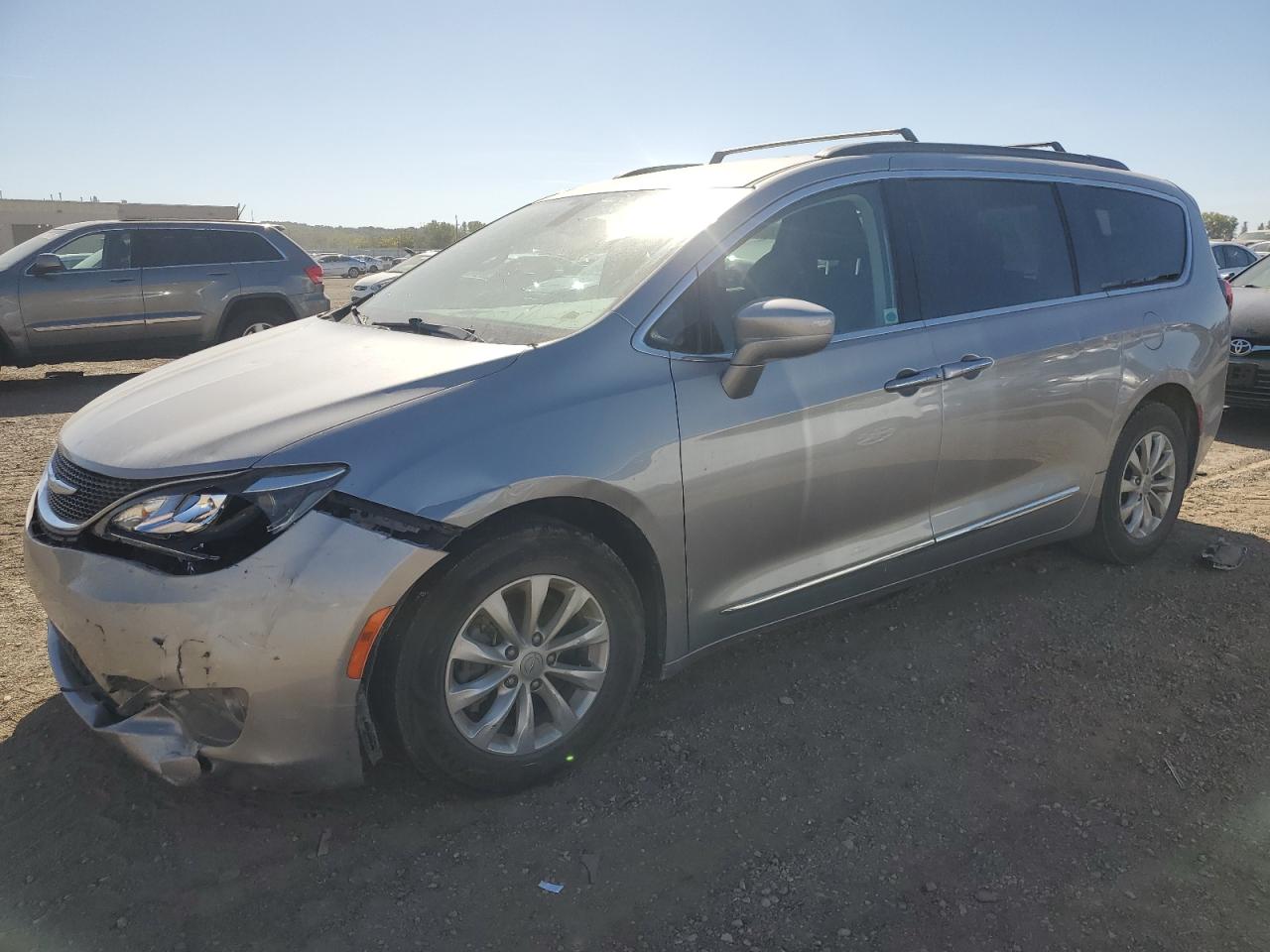 2C4RC1BG9HR539720 2017 CHRYSLER PACIFICA - Image 1