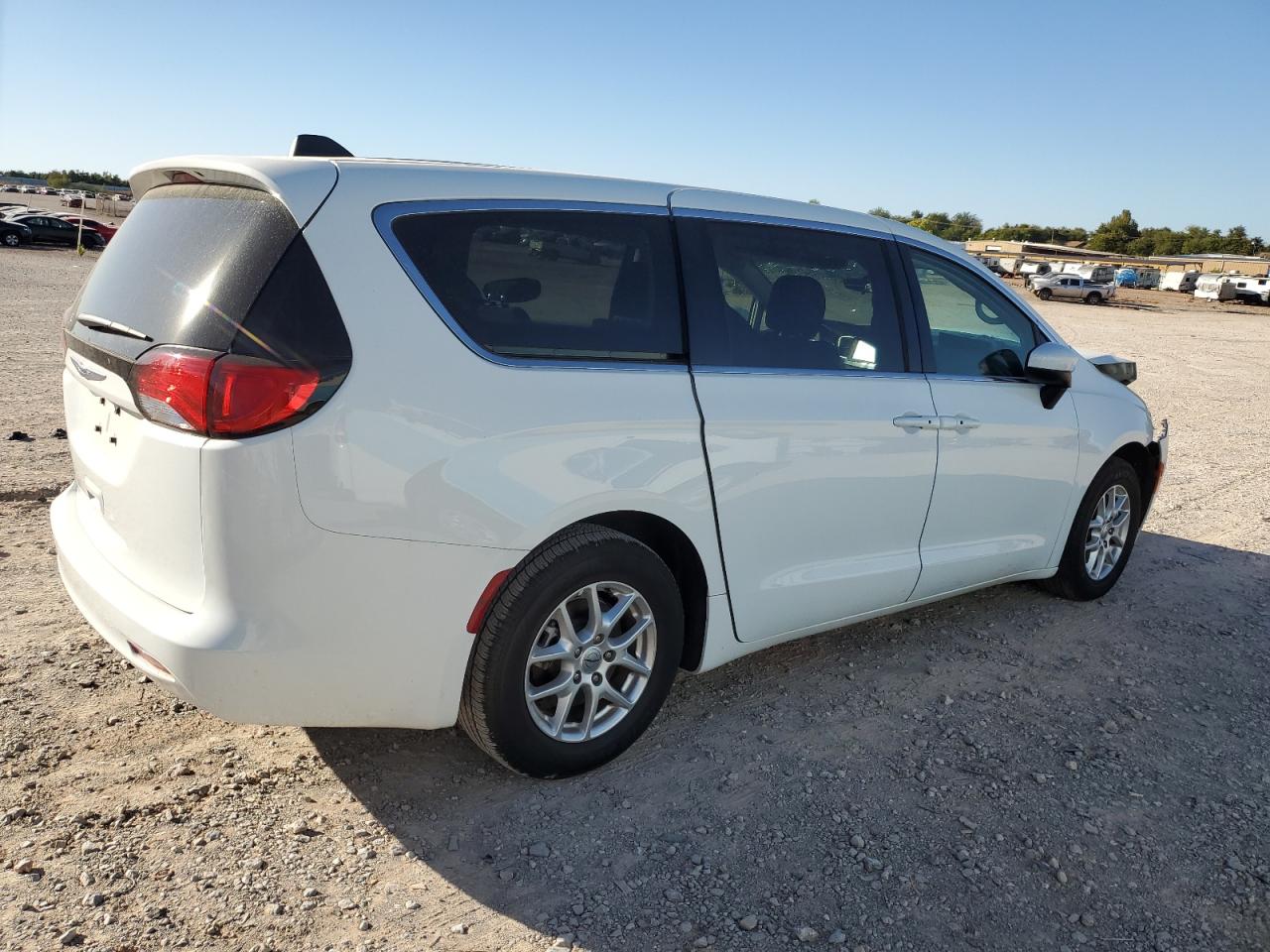 2022 Chrysler Voyager Lx VIN: 2C4RC1CG1NR104359 Lot: 71752283