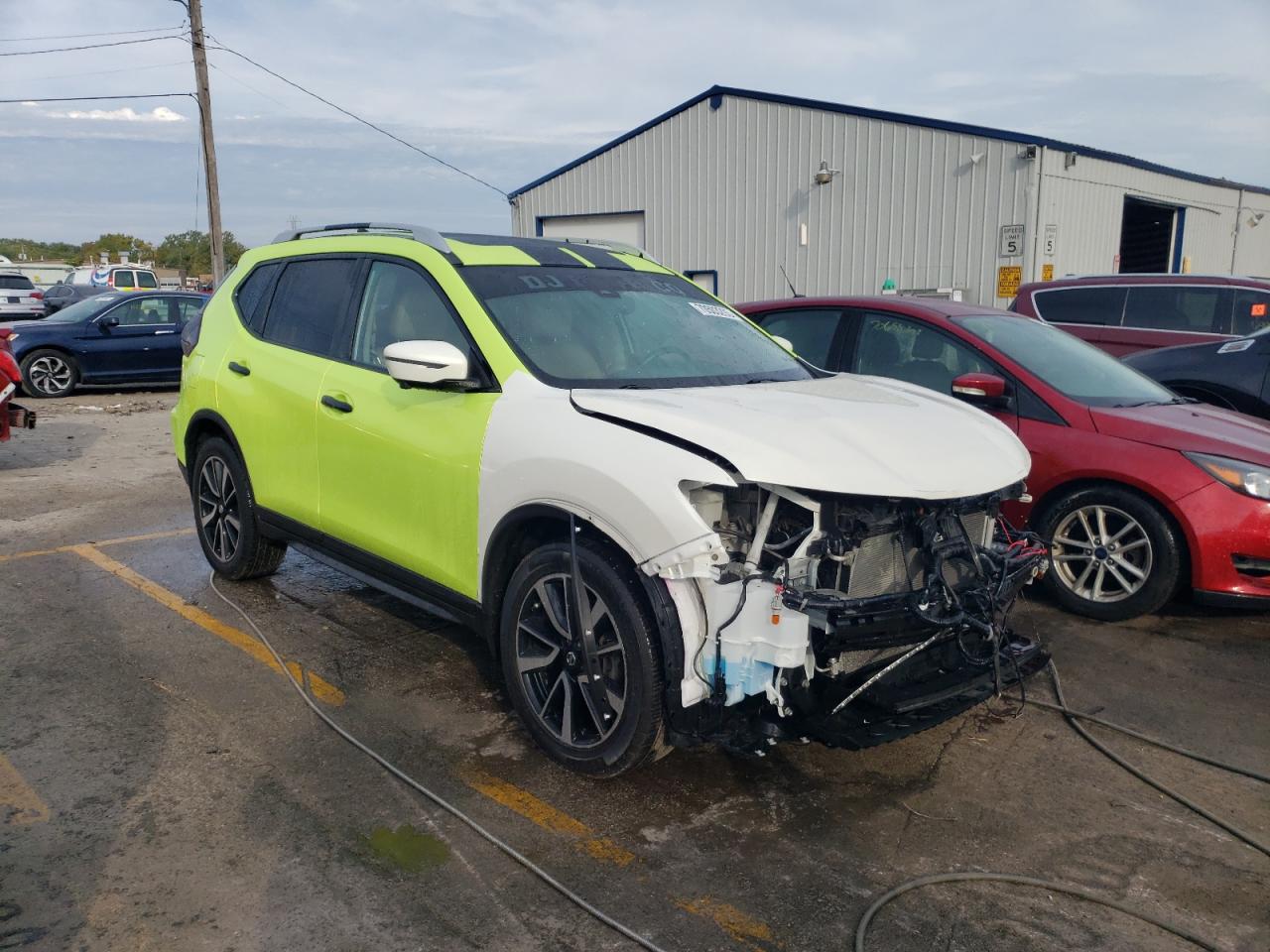 2017 Nissan Rogue S VIN: JN8AT2MV6HW255181 Lot: 70503293