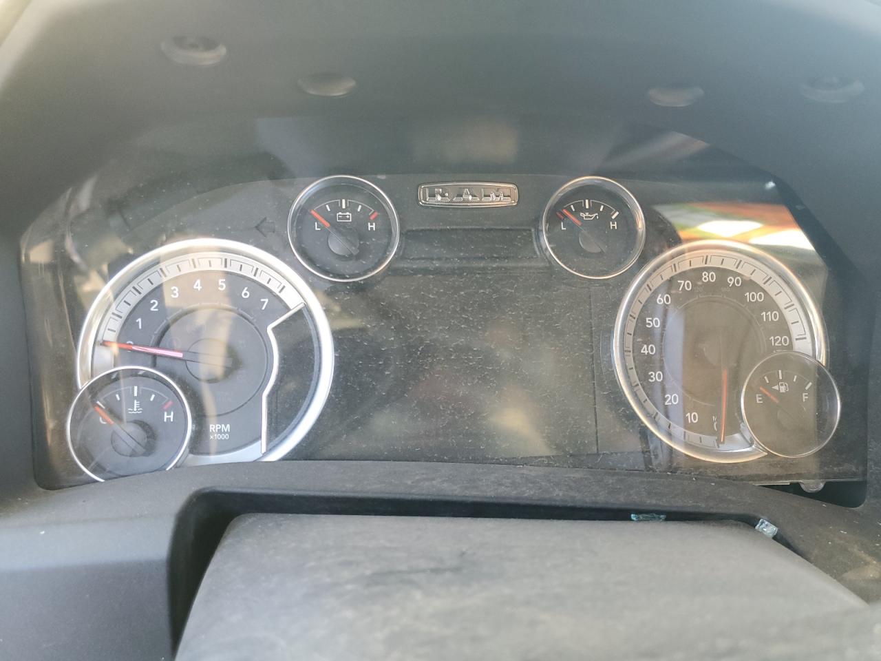 2014 RAM 1500 - Image 9