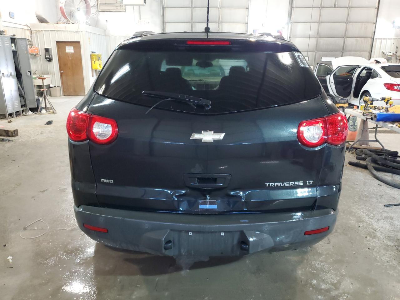 1GNLVFED6AJ258913 2010 Chevrolet Traverse Lt