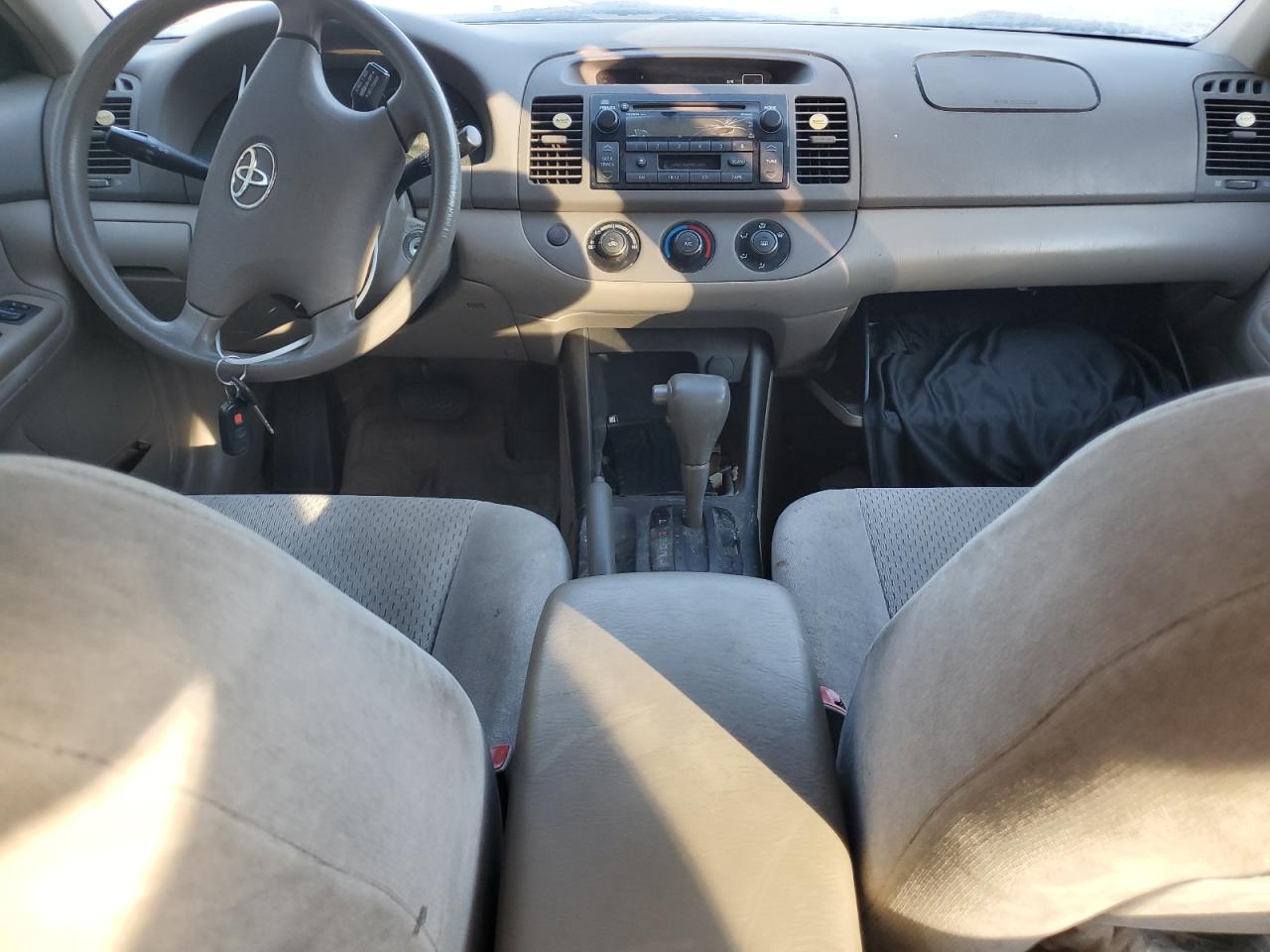 2004 Toyota Camry - Image 8