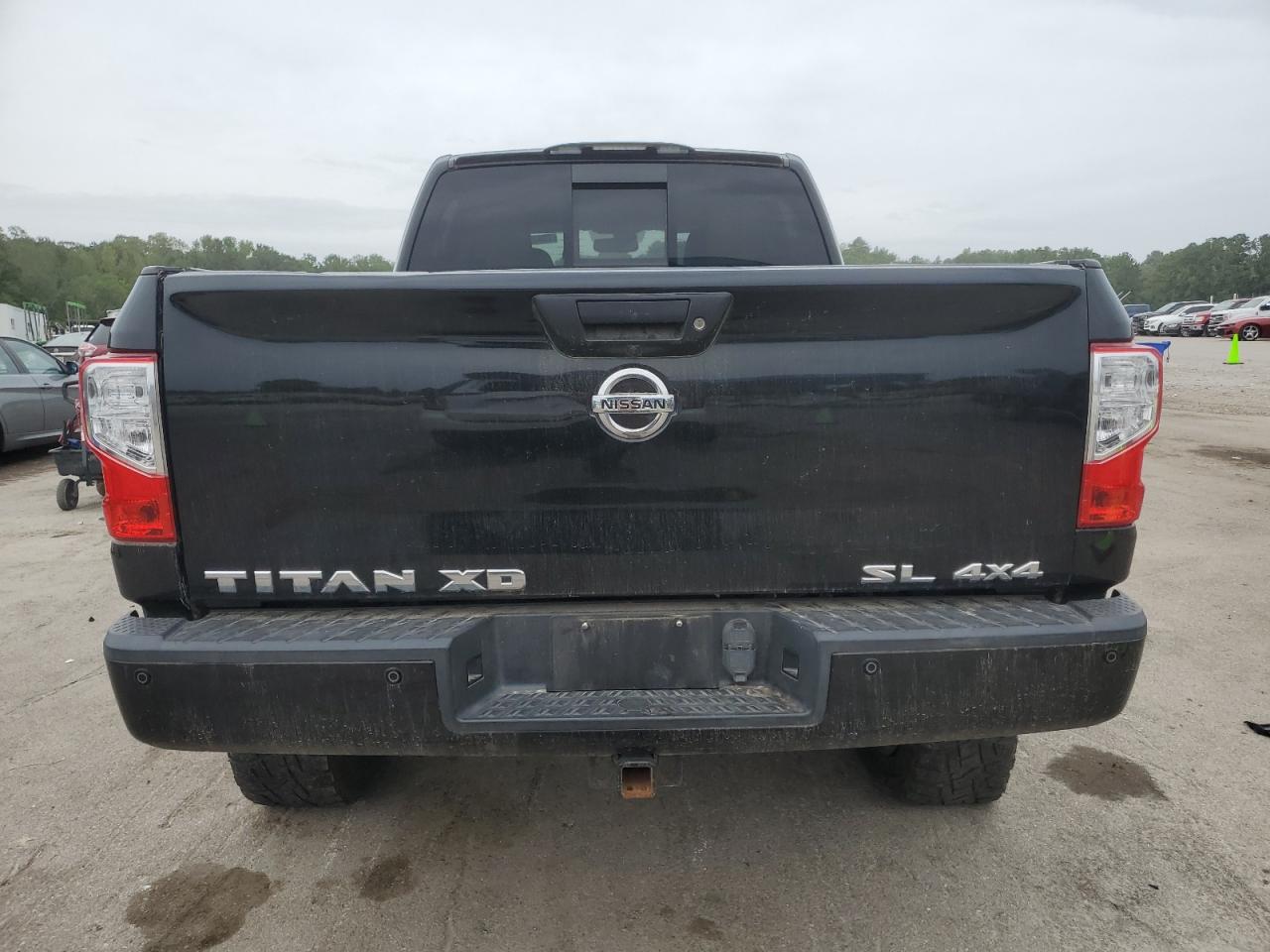 1N6BA1F47HN564827 2017 Nissan Titan Xd Sl