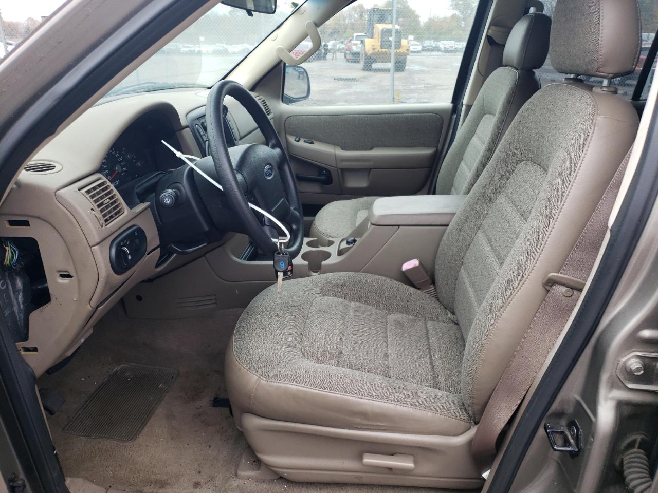 2004 Ford Explorer Xls VIN: 1FMZU72K44UA67813 Lot: 74307453