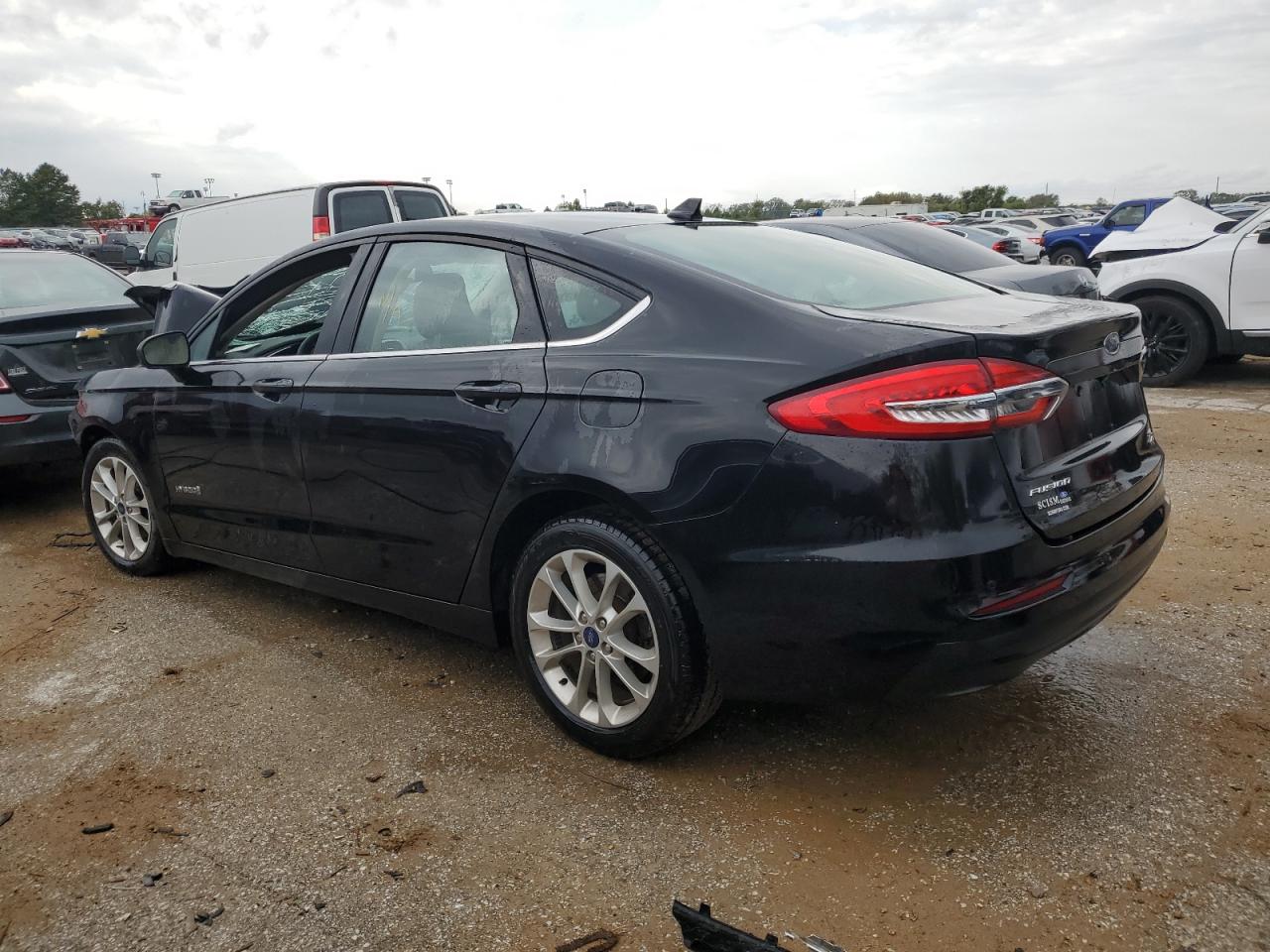 3FA6P0LU4KR105119 2019 Ford Fusion Se