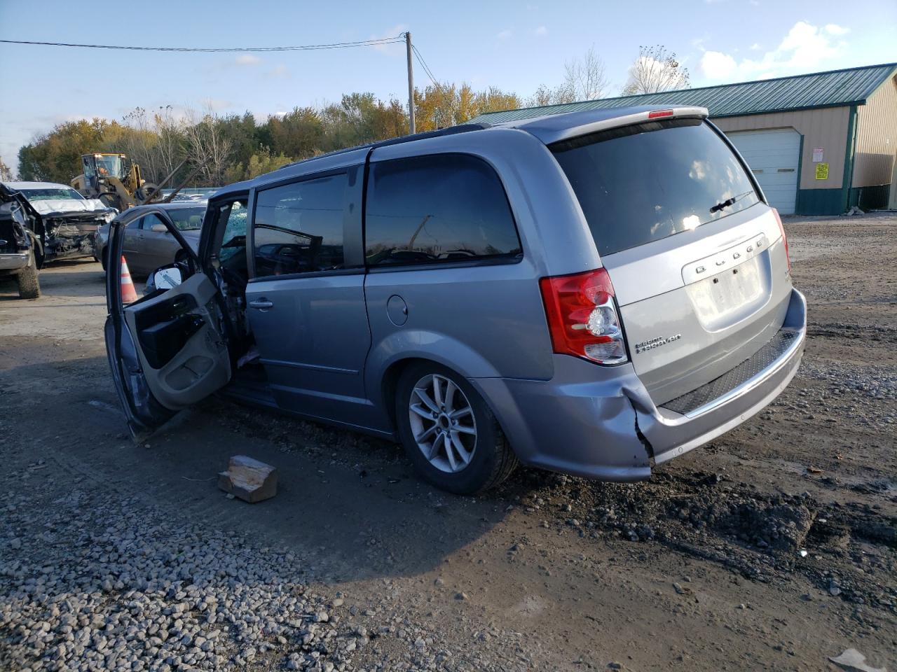 2016 Dodge Caravan - Image 2