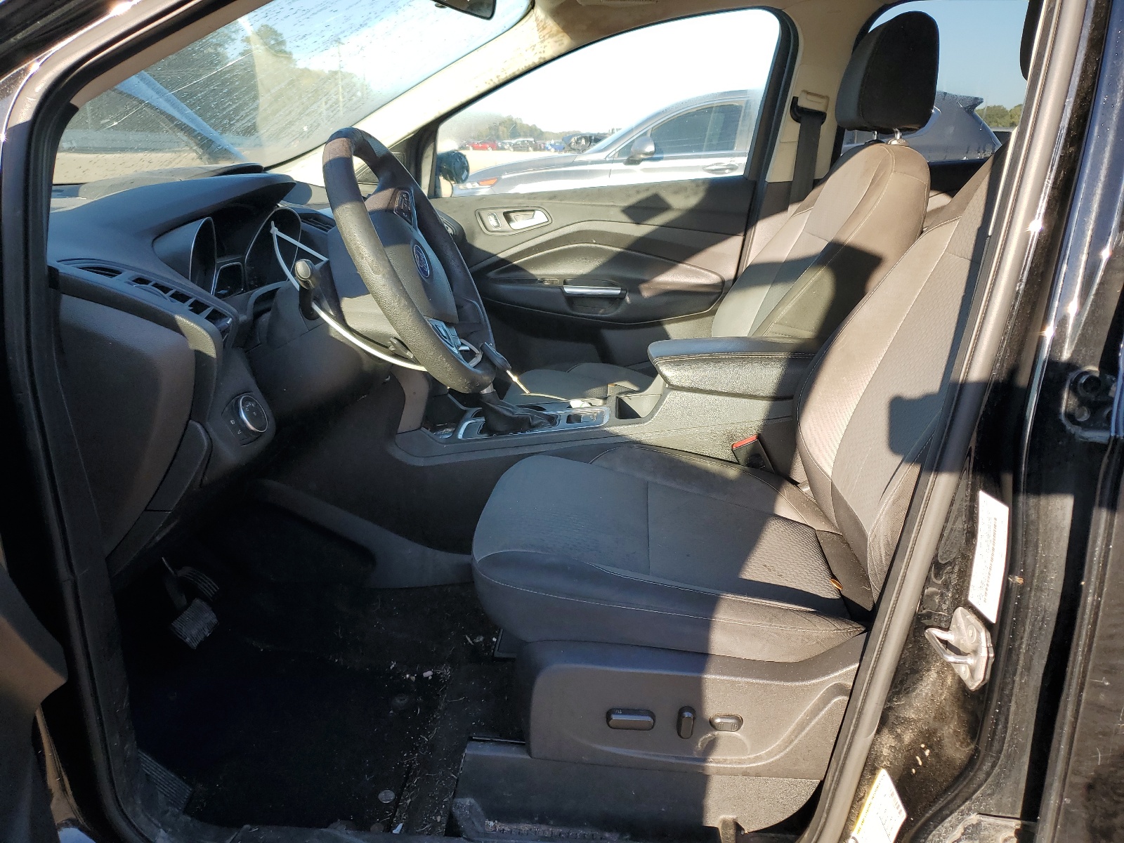 1FMCU0G9XHUC52683 2017 Ford Escape Se