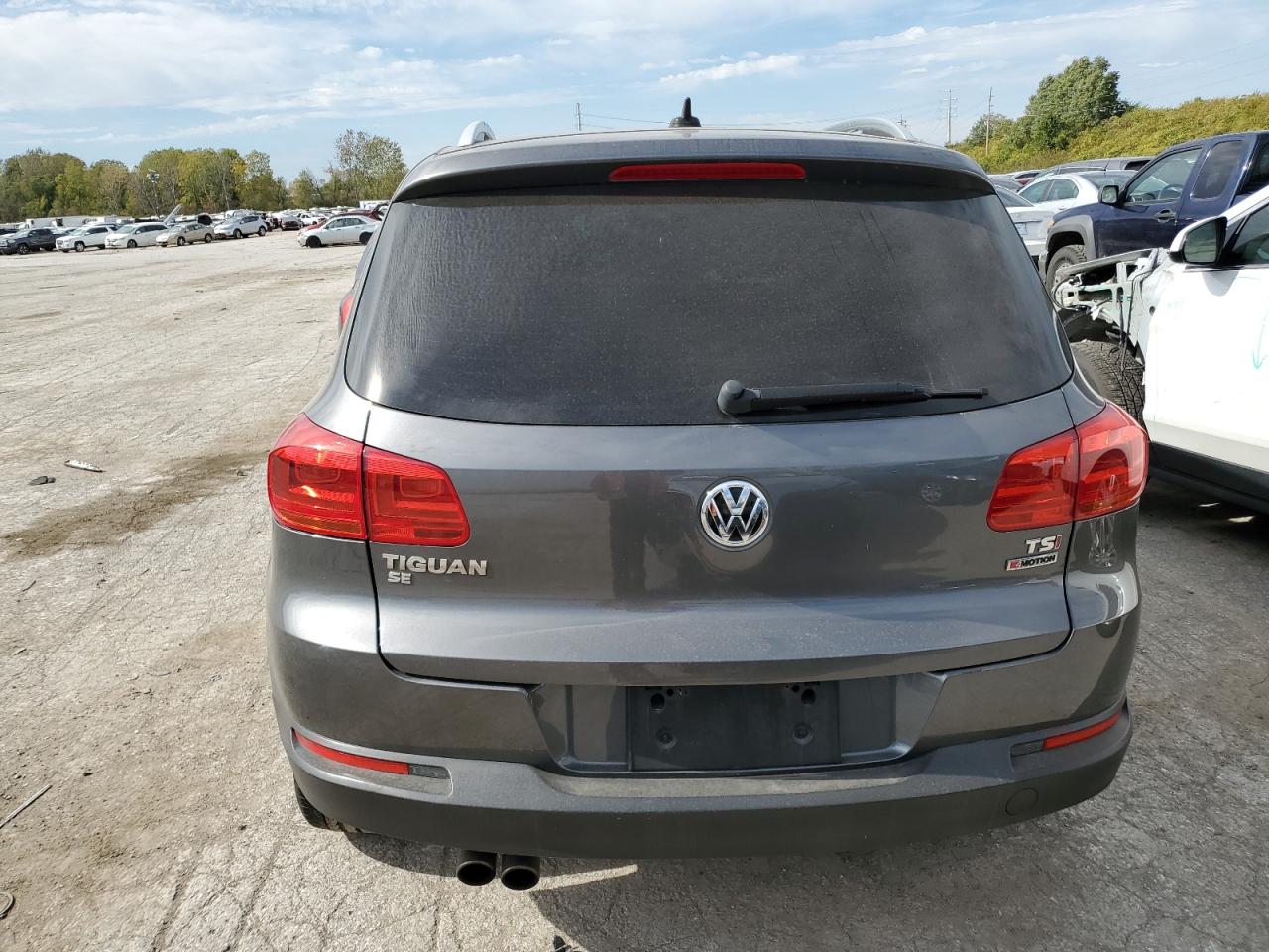 WVGBV7AXXGW573957 2016 Volkswagen Tiguan S