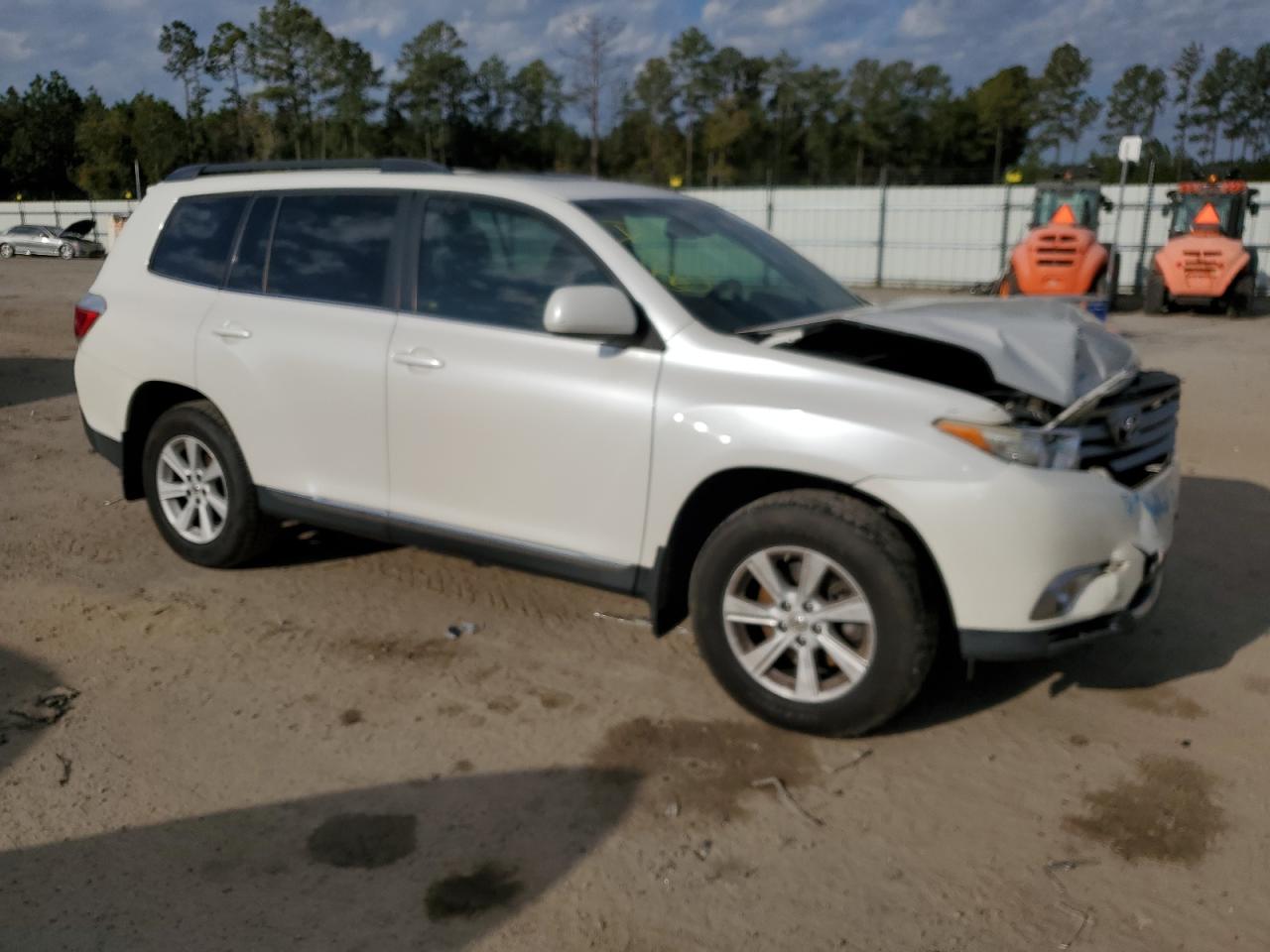 5TDZK3EH6DS111902 2013 Toyota Highlander Base