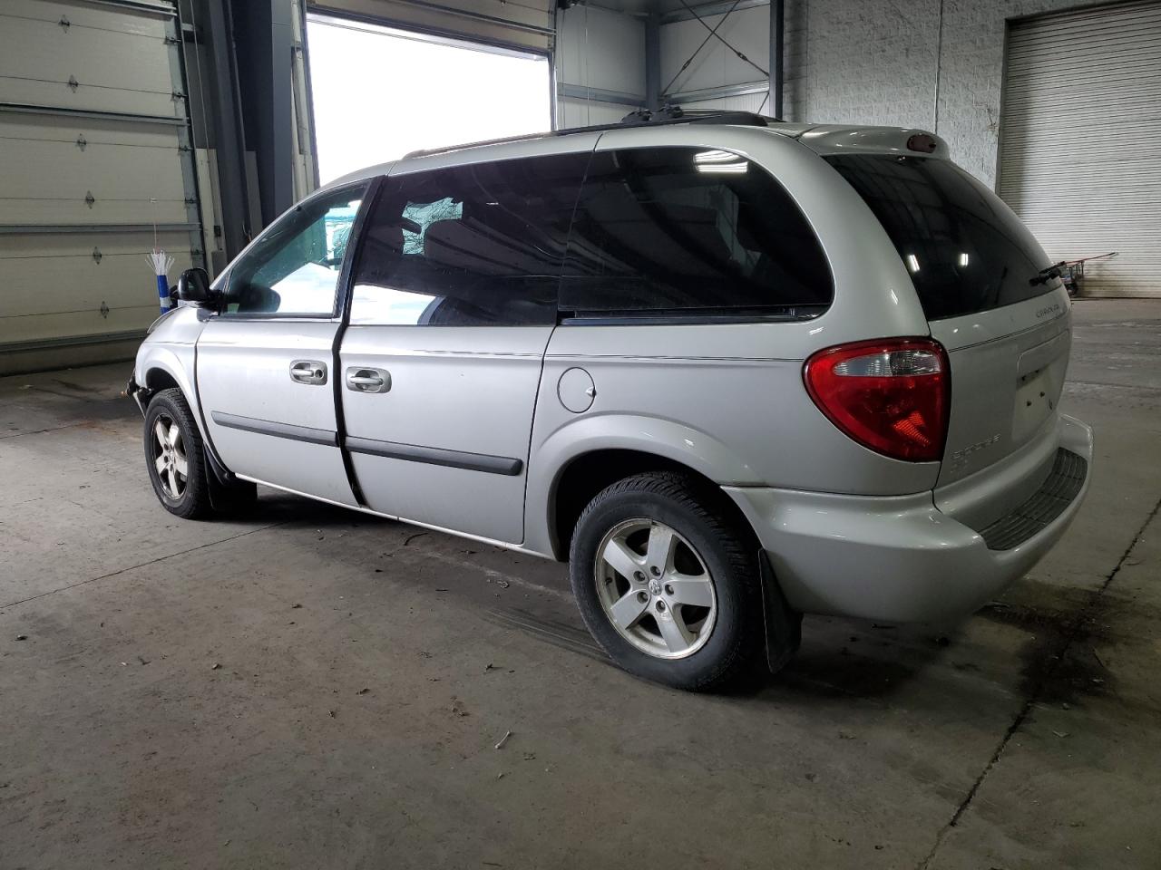 2005 Dodge Caravan Sxt VIN: 1D4GP45R15B144518 Lot: 60316984