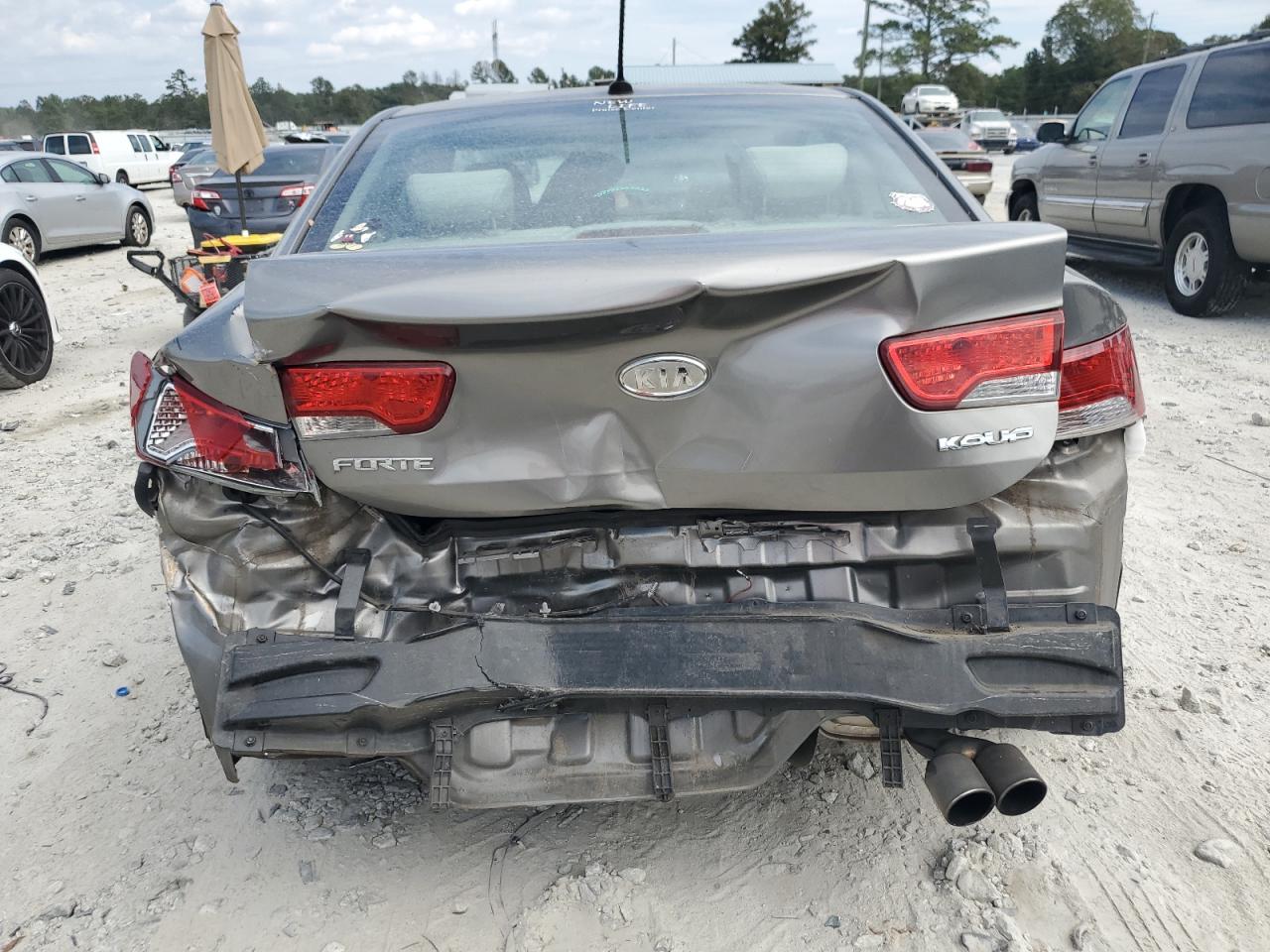 2010 Kia Forte Ex VIN: KNAFU6A29A5186883 Lot: 71266225