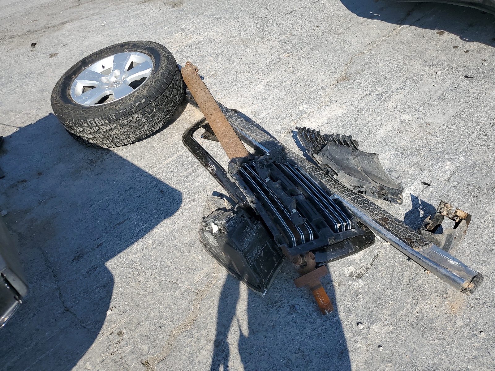 1C6RR7MT1ES270416 2014 Ram 1500 Sport