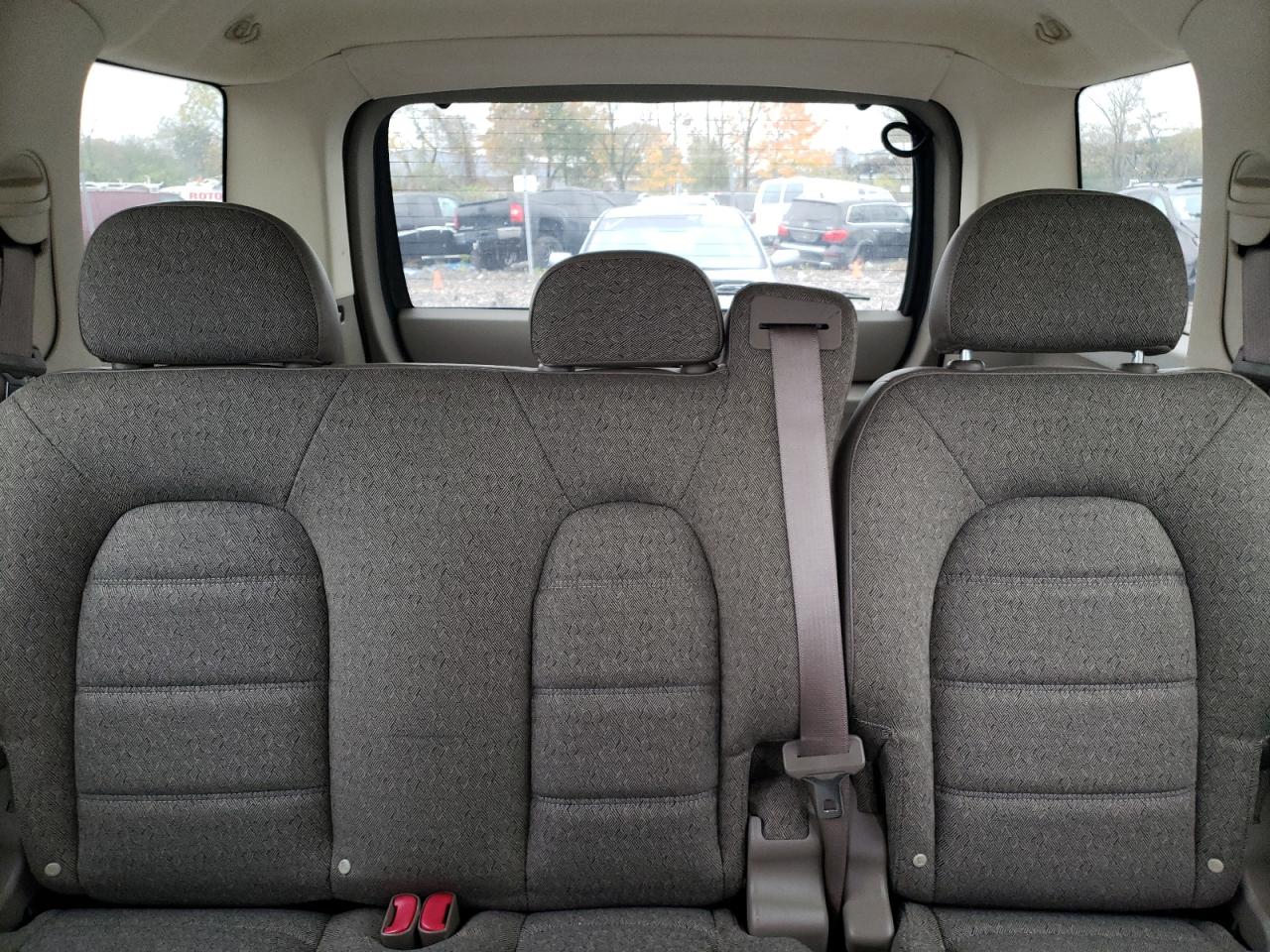 2004 Ford Explorer Xls VIN: 1FMZU72K44UA67813 Lot: 74307453