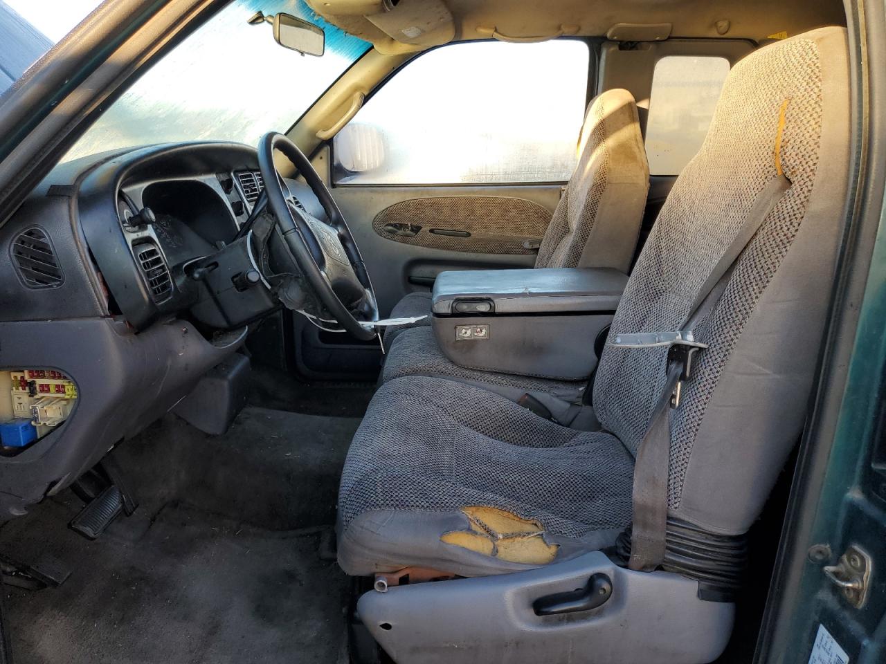 1998 Dodge Ram 1500 VIN: 1B7HC13Z5WJ259239 Lot: 62339544