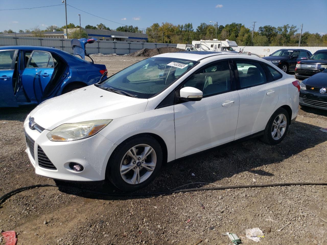 VIN 1FADP3F27EL457648 2014 FORD FOCUS no.1