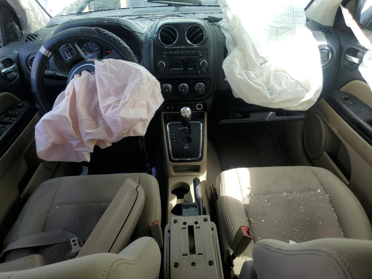 2012 Jeep Compass Latitude VIN: 1C4NJCEA8CD636975 Lot: 71498283