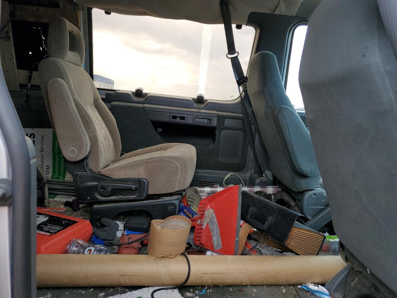 1996 Ford Econoline E350 Super Duty VIN: 1FBJS31H2THA89133 Lot: 64887434