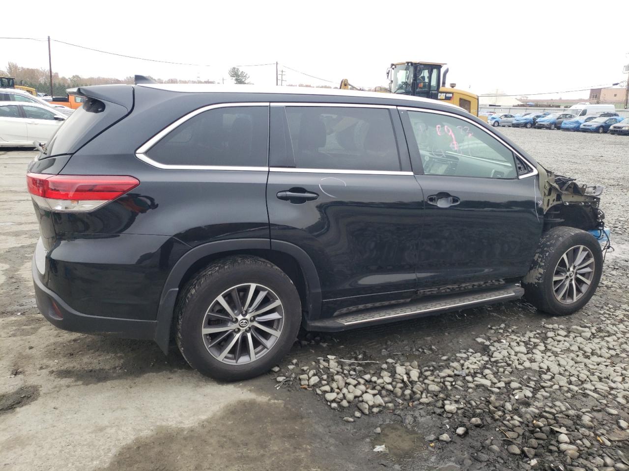 2018 Toyota Highlander Se VIN: 5TDJZRFH7JS871813 Lot: 74108213