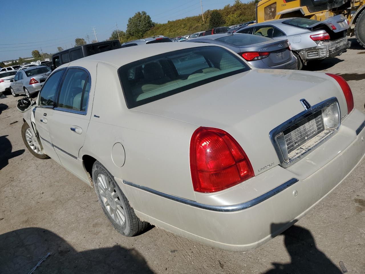 1LNHM83WX4Y607645 2004 Lincoln Town Car Ultimate