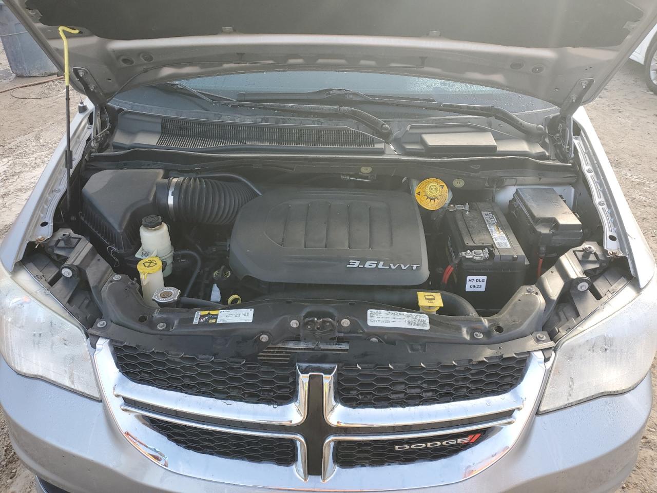 2016 Dodge Caravan - Image 12