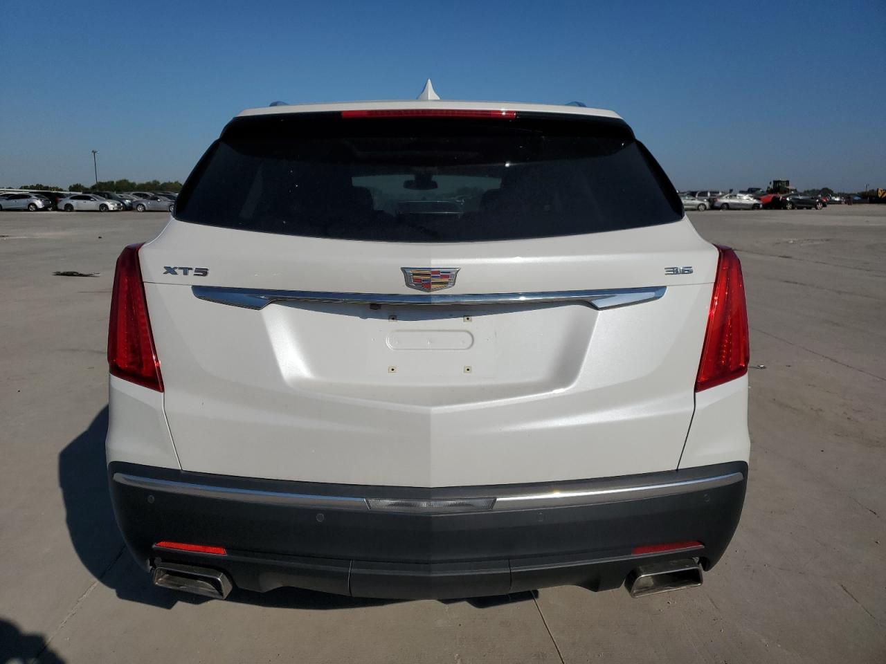 VIN 1GYKNCRS6HZ298653 2017 CADILLAC XT5 no.6