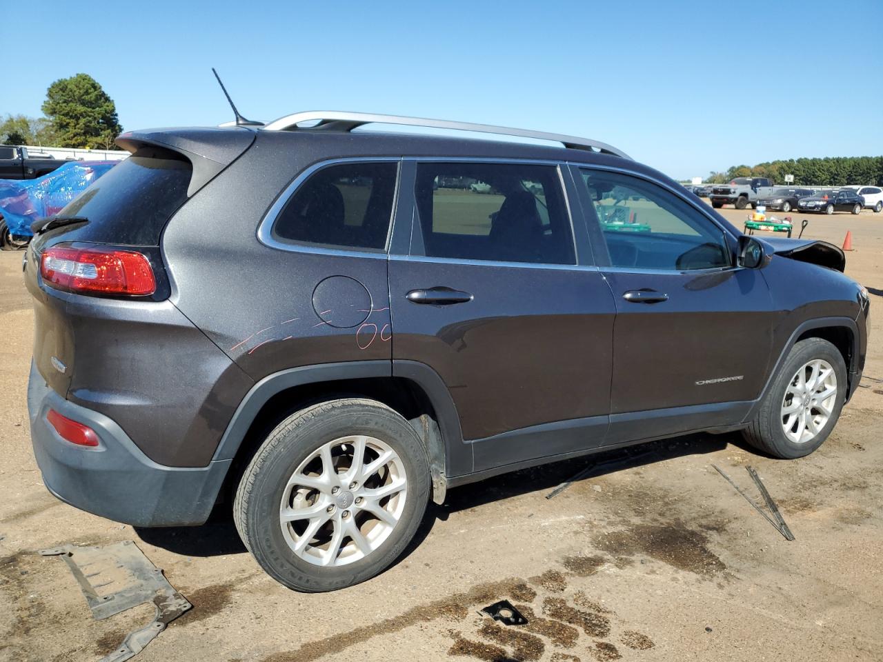 2017 Jeep Cherokee Latitude VIN: 1C4PJLCB4HW642594 Lot: 77362634